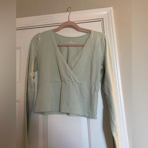 hollister fitted long sleeve crop top